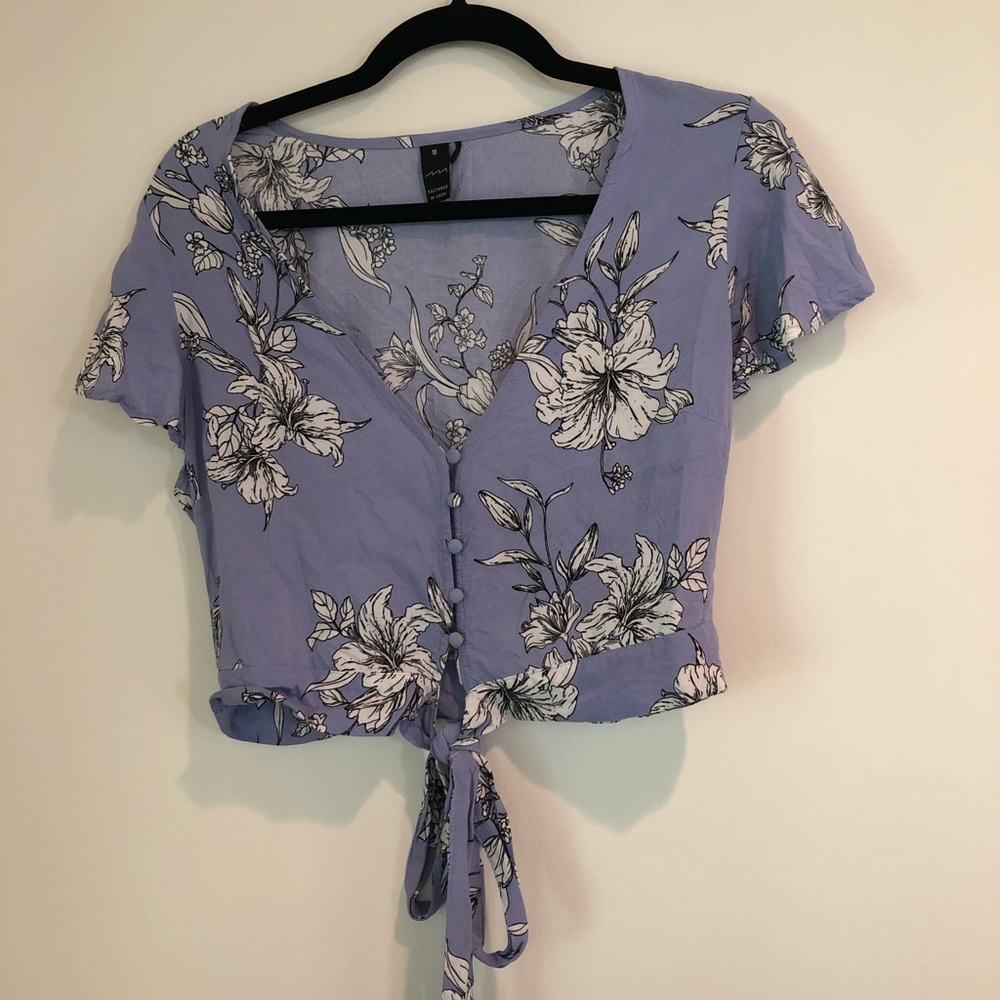 Cropped, flower print top